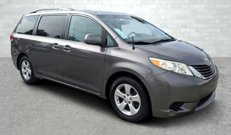 2011 Toyota Sienna LE 丰田七座、售价9