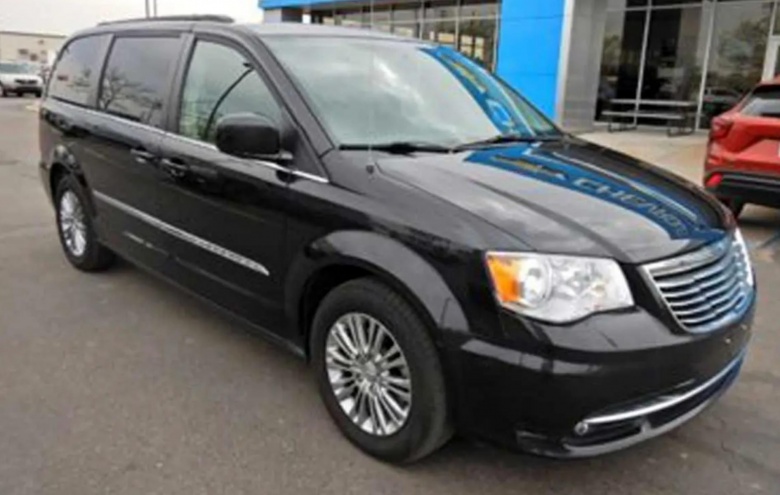 2015 Chrysler Town &amp;am