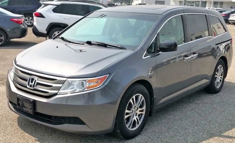 2012 Honda Odyssey Touring 本田奥