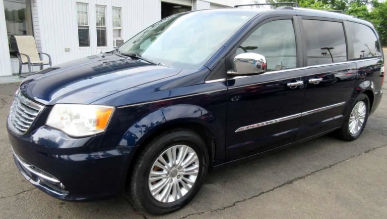 2012 Chrysler Town &amp;am