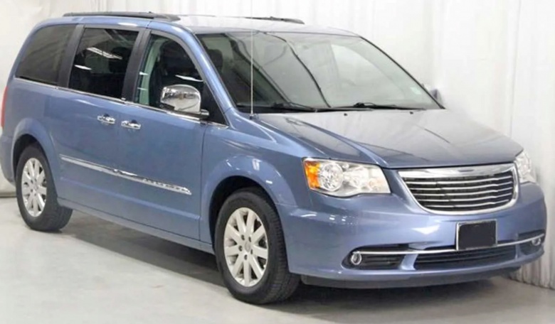 2012 Chrysler Town &amp;am