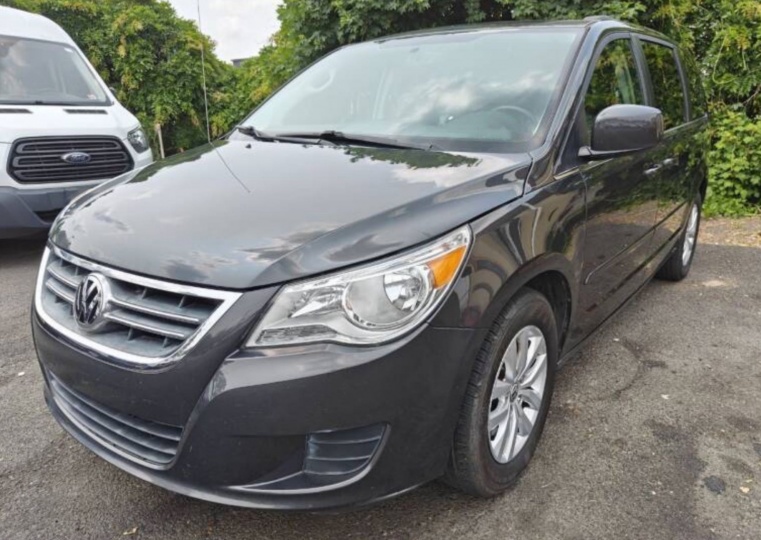 2012 Volkswagen Routan SE Mini