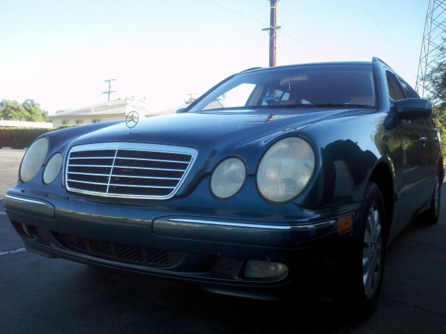 2000年 Benz E320 5门旅行车 绿色 $5500